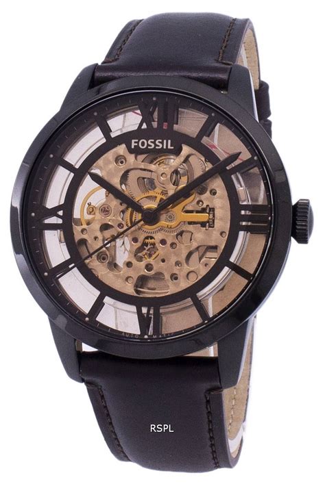 who makes fossil watches.